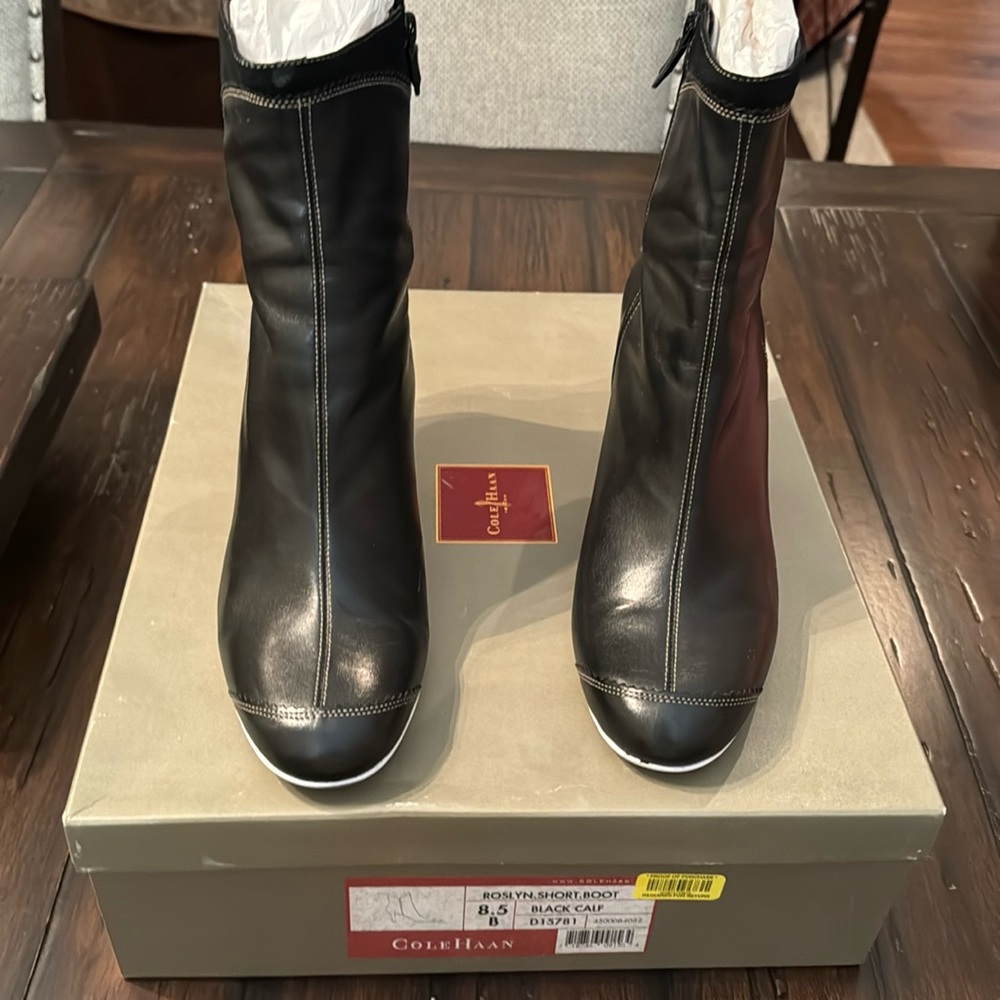 Cole Haan Size 8 1/2 Women’s Black Leather Heeled Ankle Boot